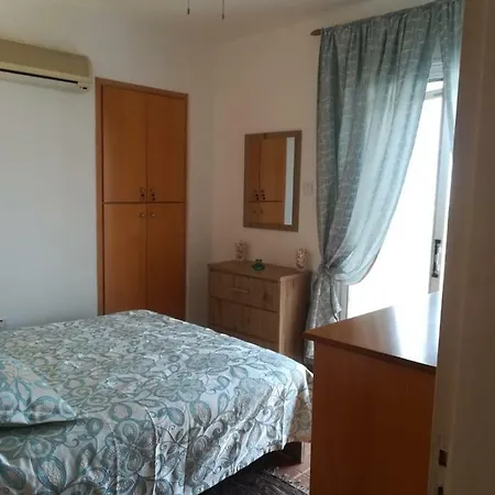 Felicity Apartment *